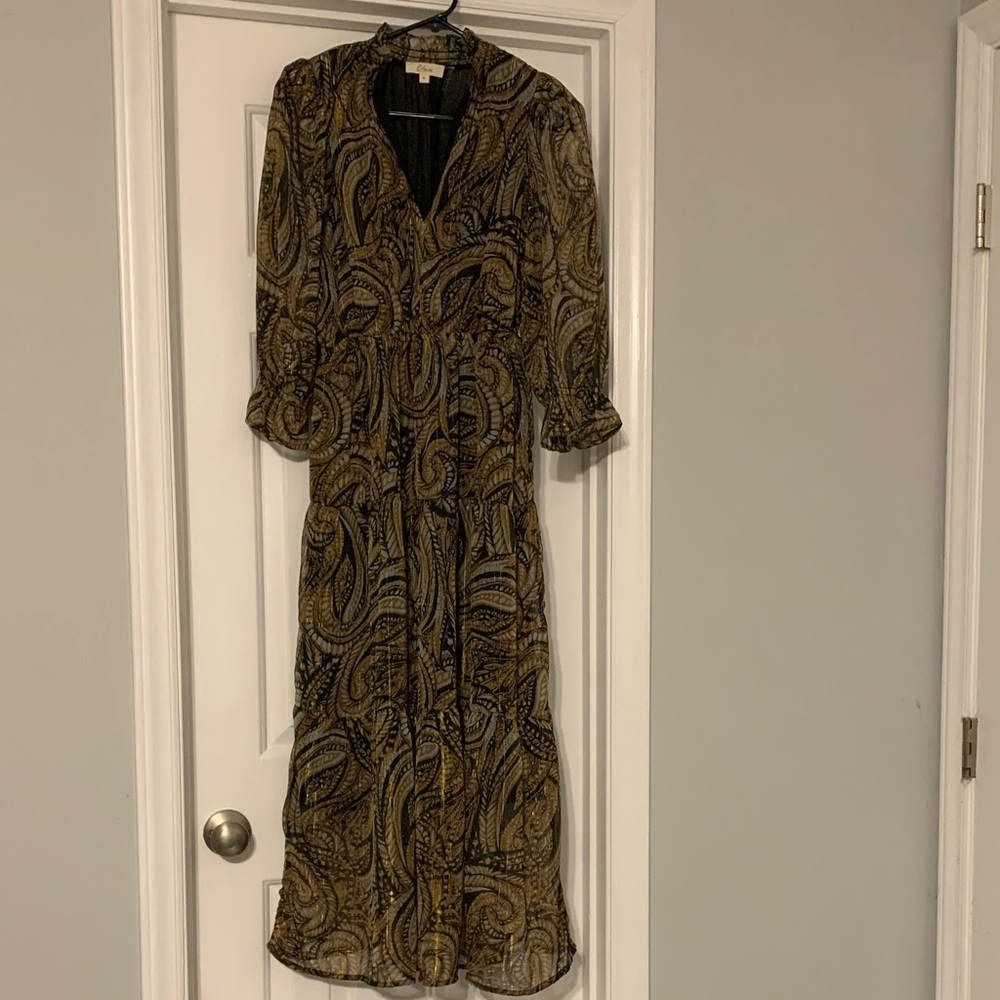 Elan Elegant Black and Gold Paisley Long Sleeve Dress